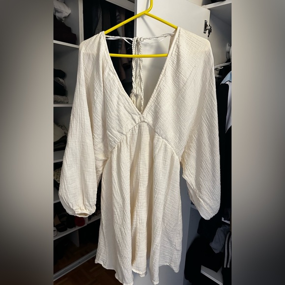 H&M Dresses & Skirts - White long sleeve dress